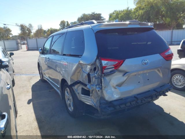 Photo 2 VIN: 5TDKZ3DC6KS989605 - TOYOTA SIENNA 