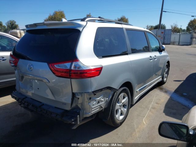 Photo 3 VIN: 5TDKZ3DC6KS989605 - TOYOTA SIENNA 