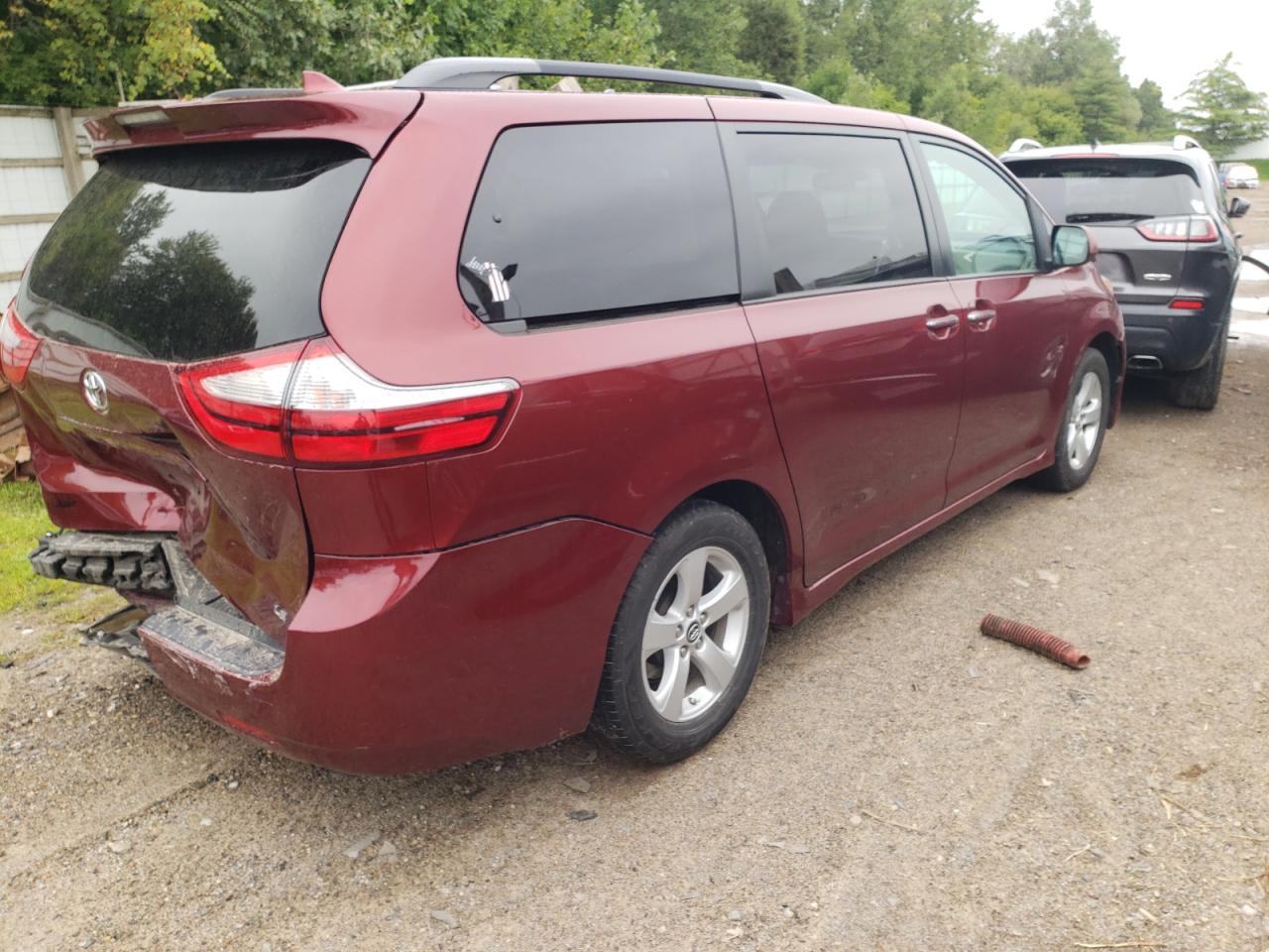 Photo 2 VIN: 5TDKZ3DC6KS990396 - TOYOTA SIENNA 