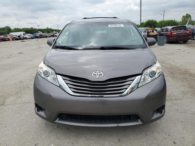 Photo 4 VIN: 5TDKZ3DC7HS779510 - TOYOTA SIENNA LE 