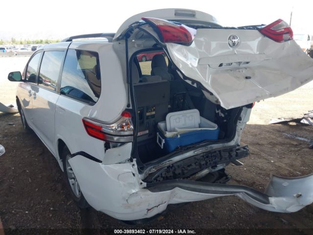 Photo 2 VIN: 5TDKZ3DC7HS788627 - TOYOTA SIENNA 