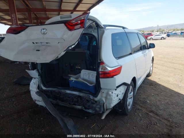 Photo 3 VIN: 5TDKZ3DC7HS788627 - TOYOTA SIENNA 