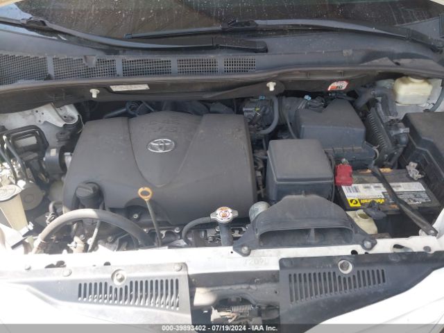 Photo 9 VIN: 5TDKZ3DC7HS788627 - TOYOTA SIENNA 