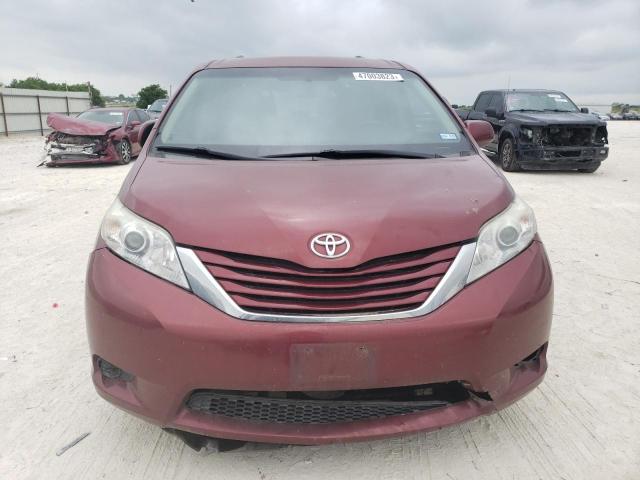 Photo 4 VIN: 5TDKZ3DC7HS789373 - TOYOTA SIENNA LE 