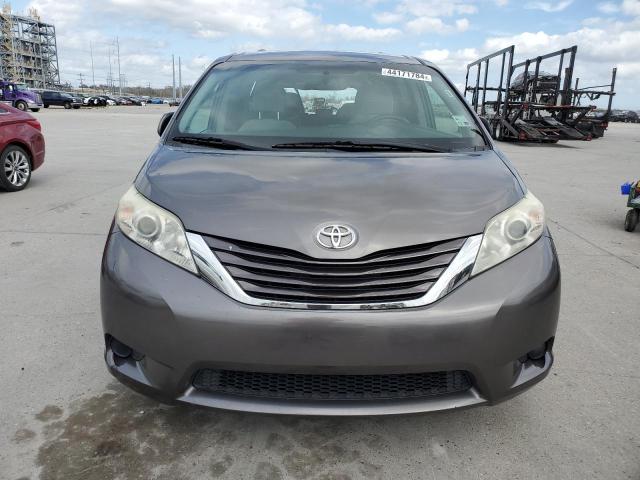 Photo 4 VIN: 5TDKZ3DC7HS802431 - TOYOTA SIENNA 