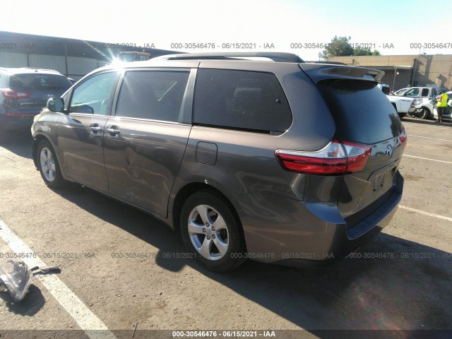 Photo 2 VIN: 5TDKZ3DC7HS815700 - TOYOTA SIENNA 