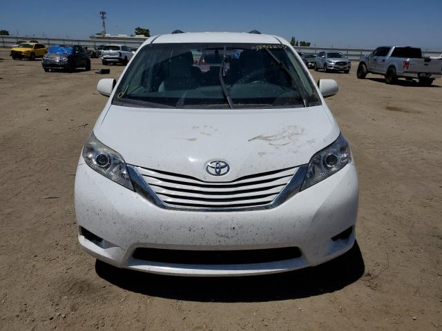 Photo 4 VIN: 5TDKZ3DC7HS818810 - TOYOTA SIENNA LE 