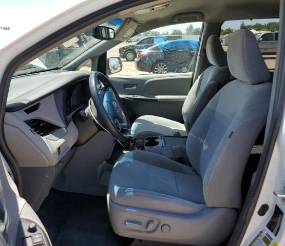 Photo 6 VIN: 5TDKZ3DC7HS818810 - TOYOTA SIENNA LE 