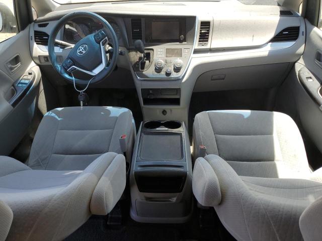 Photo 7 VIN: 5TDKZ3DC7HS818810 - TOYOTA SIENNA LE 