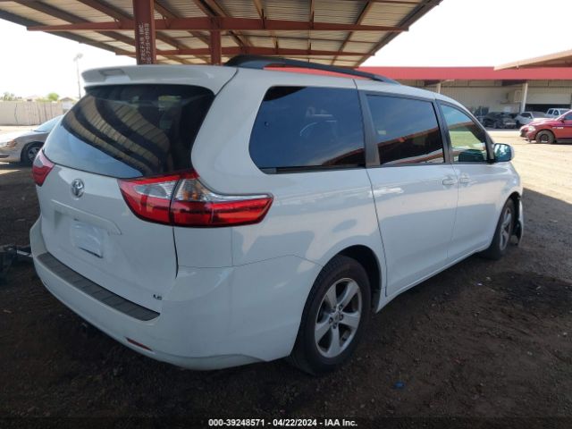 Photo 3 VIN: 5TDKZ3DC7HS830164 - TOYOTA SIENNA 