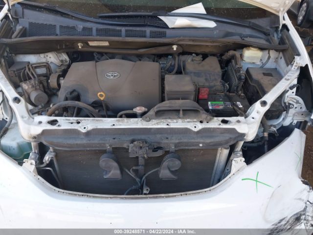 Photo 9 VIN: 5TDKZ3DC7HS830164 - TOYOTA SIENNA 