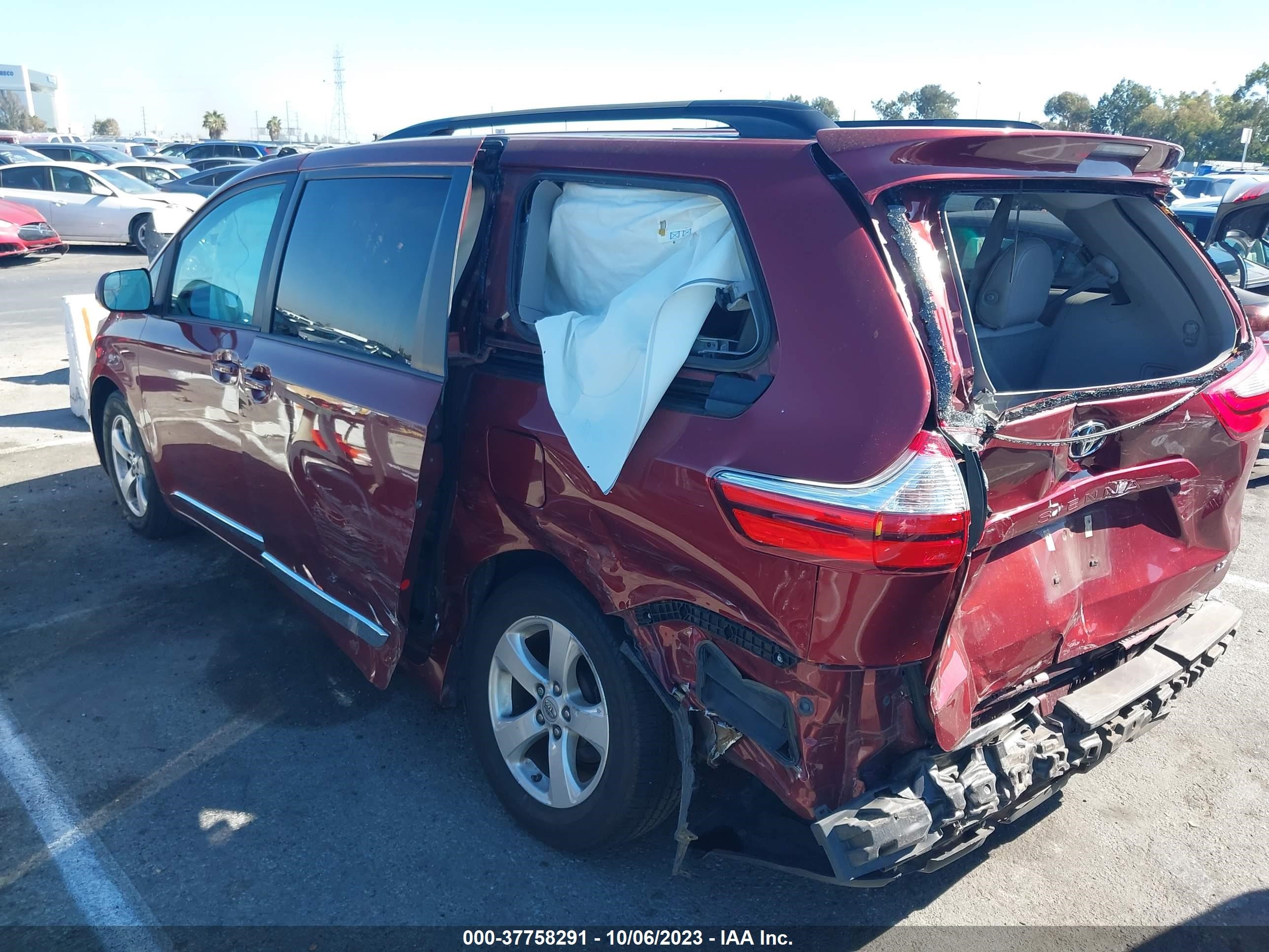 Photo 2 VIN: 5TDKZ3DC7HS839592 - TOYOTA SIENNA 