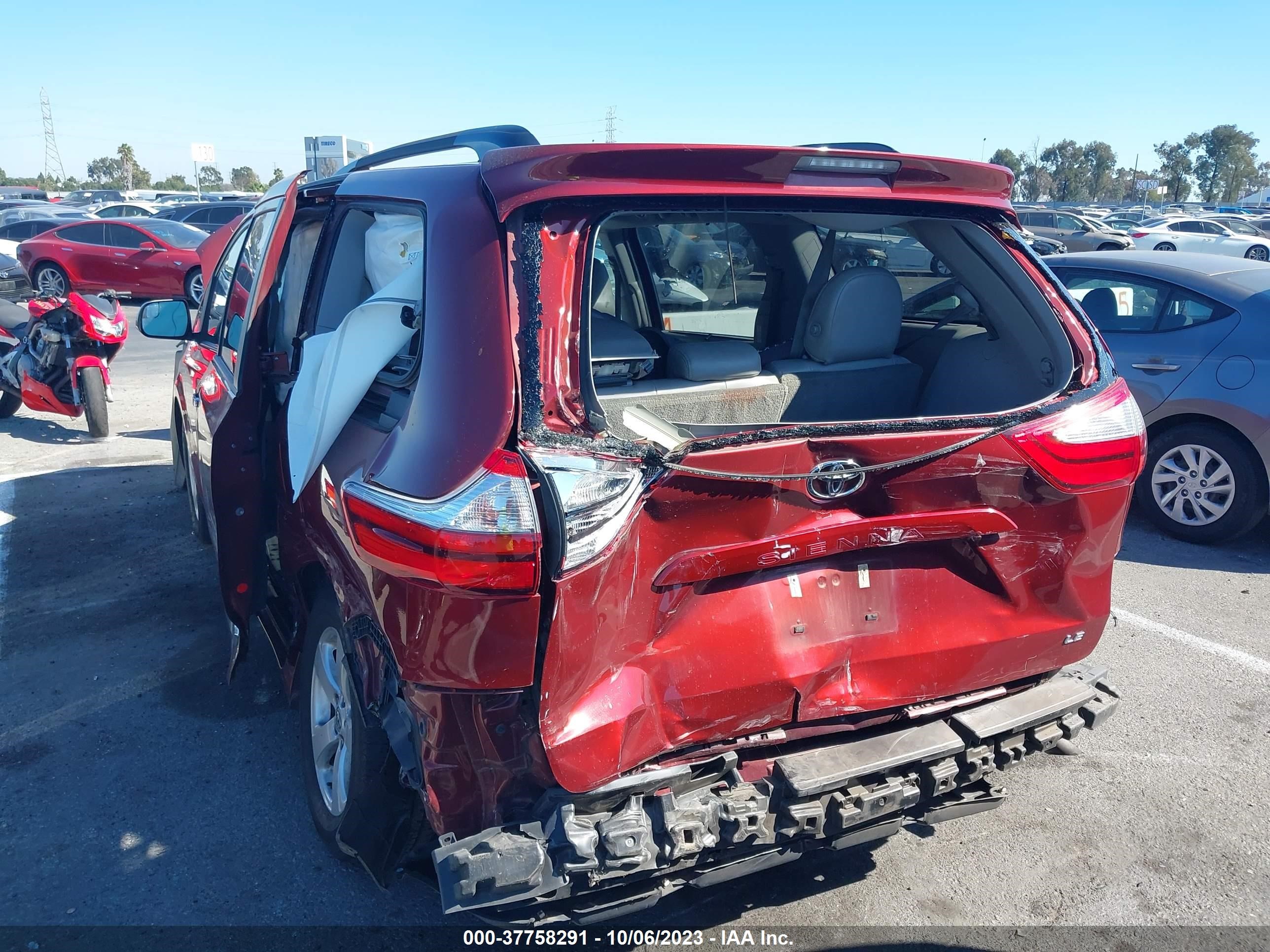 Photo 5 VIN: 5TDKZ3DC7HS839592 - TOYOTA SIENNA 