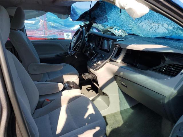 Photo 4 VIN: 5TDKZ3DC7HS858188 - TOYOTA SIENNA LE 