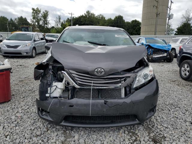 Photo 4 VIN: 5TDKZ3DC7HS877923 - TOYOTA SIENNA LE 