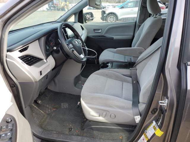 Photo 6 VIN: 5TDKZ3DC7HS883706 - TOYOTA SIENNA LE 