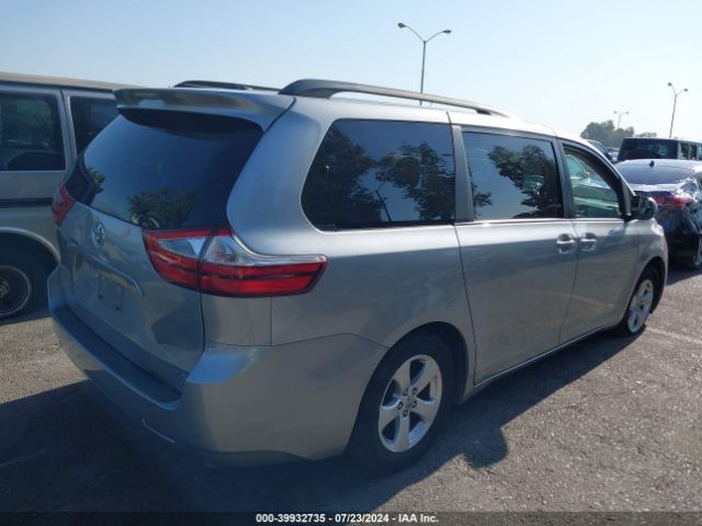 Photo 3 VIN: 5TDKZ3DC7HS884841 - TOYOTA SIENNA 