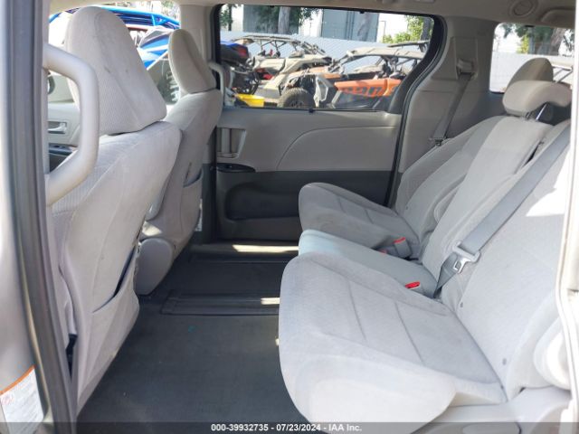 Photo 7 VIN: 5TDKZ3DC7HS884841 - TOYOTA SIENNA 