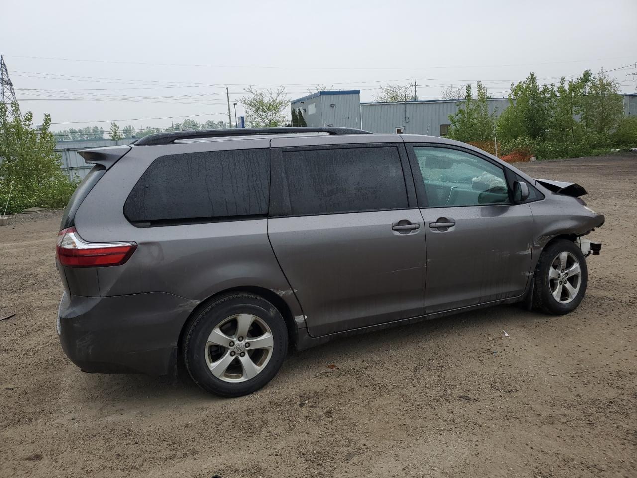 Photo 2 VIN: 5TDKZ3DC7HS888646 - TOYOTA SIENNA 