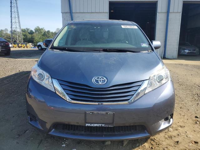 Photo 4 VIN: 5TDKZ3DC7HS891871 - TOYOTA SIENNA LE 