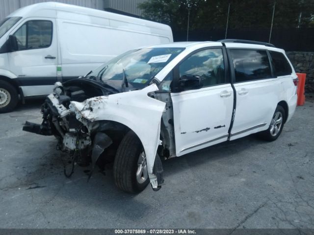 Photo 1 VIN: 5TDKZ3DC7JS903359 - TOYOTA SIENNA 