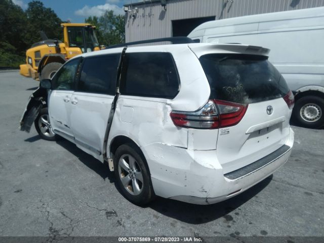 Photo 2 VIN: 5TDKZ3DC7JS903359 - TOYOTA SIENNA 