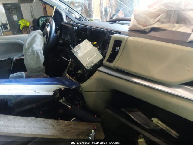 Photo 4 VIN: 5TDKZ3DC7JS903359 - TOYOTA SIENNA 