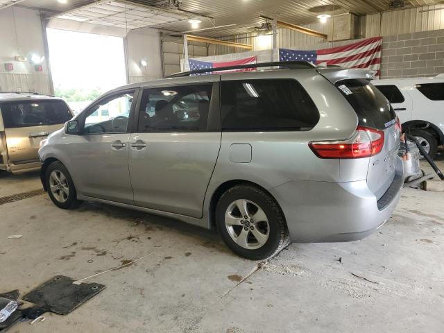 Photo 1 VIN: 5TDKZ3DC7JS904253 - TOYOTA SIENNA LE 