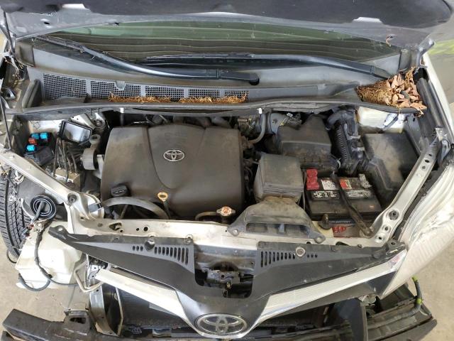 Photo 11 VIN: 5TDKZ3DC7JS904253 - TOYOTA SIENNA LE 