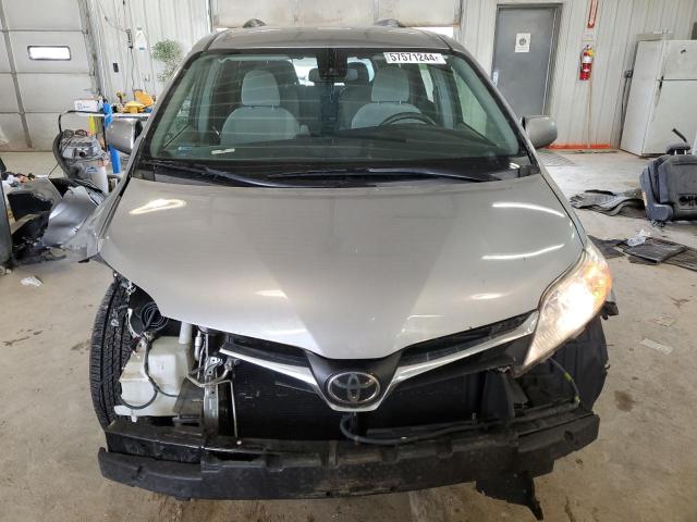 Photo 4 VIN: 5TDKZ3DC7JS904253 - TOYOTA SIENNA LE 