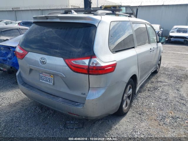 Photo 3 VIN: 5TDKZ3DC7JS919500 - TOYOTA SIENNA 