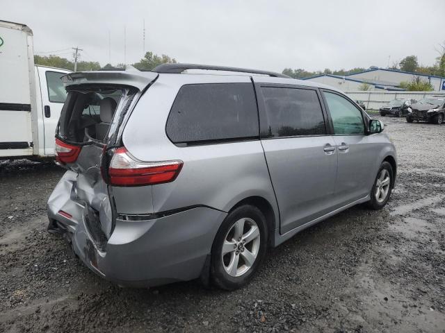 Photo 2 VIN: 5TDKZ3DC7JS921652 - TOYOTA SIENNA LE 