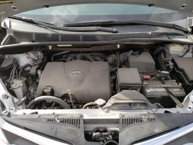 Photo 6 VIN: 5TDKZ3DC7JS935065 - TOYOTA SIENNA LE 