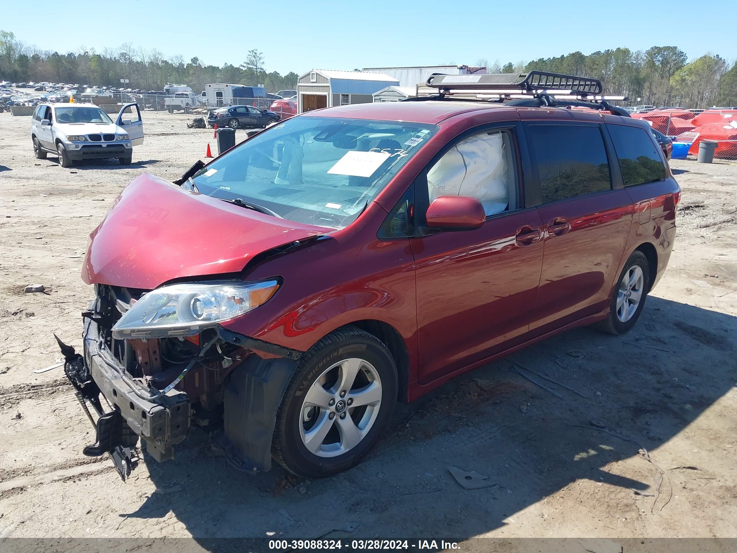 Photo 1 VIN: 5TDKZ3DC7JS955574 - TOYOTA SIENNA 