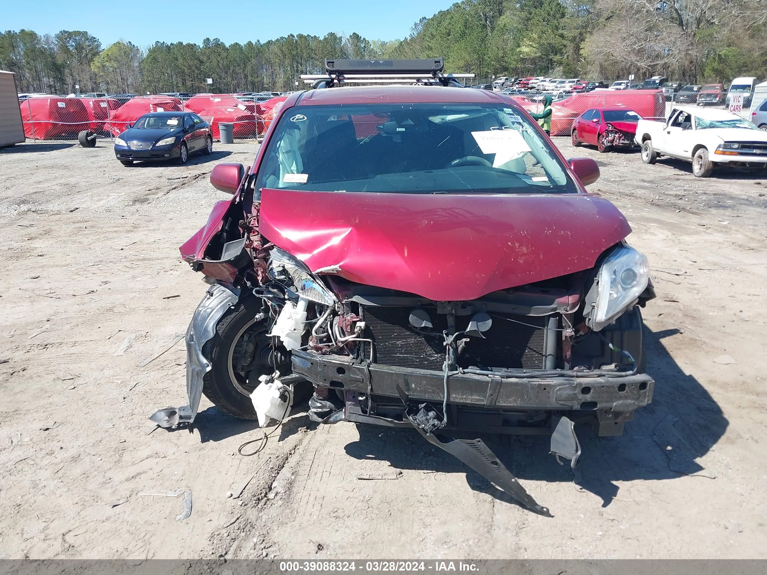 Photo 11 VIN: 5TDKZ3DC7JS955574 - TOYOTA SIENNA 