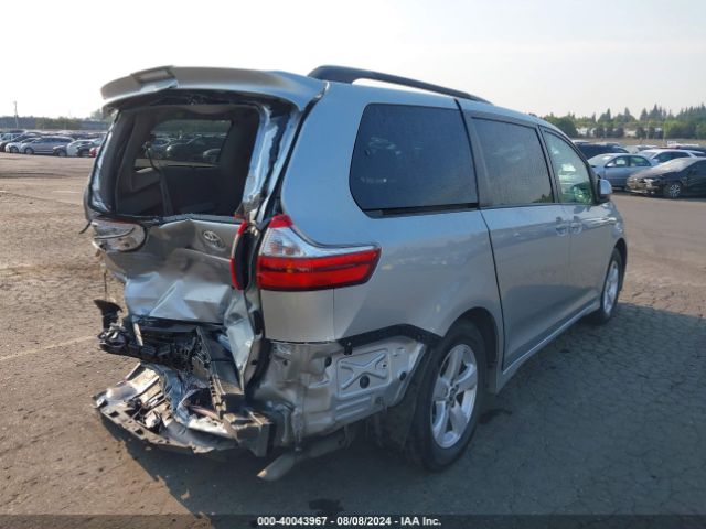 Photo 3 VIN: 5TDKZ3DC7KS002235 - TOYOTA SIENNA 