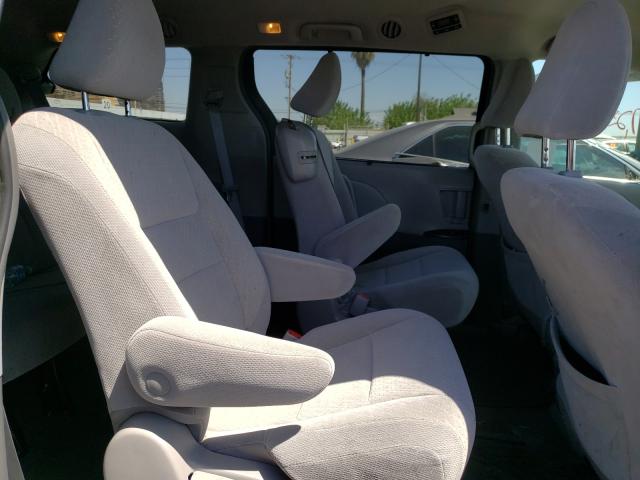 Photo 5 VIN: 5TDKZ3DC7KS006270 - TOYOTA SIENNA LE 