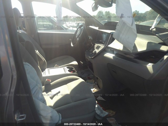 Photo 4 VIN: 5TDKZ3DC7KS999088 - TOYOTA SIENNA 