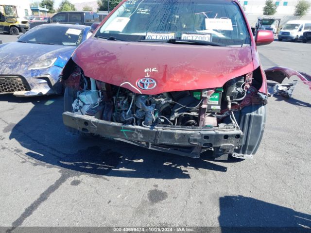 Photo 5 VIN: 5TDKZ3DC8HS786756 - TOYOTA SIENNA 