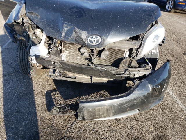 Photo 6 VIN: 5TDKZ3DC8HS798650 - TOYOTA SIENNA LE 