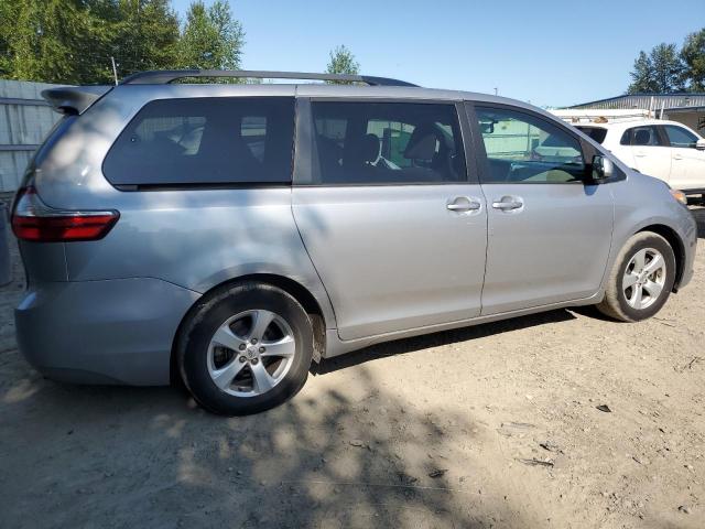 Photo 2 VIN: 5TDKZ3DC8HS806360 - TOYOTA SIENNA LE 