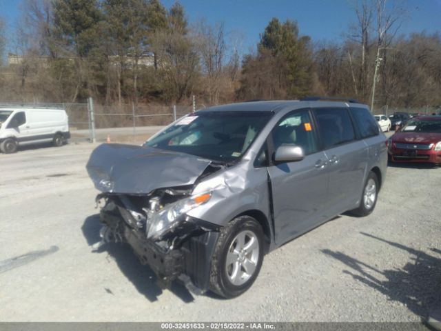 Photo 5 VIN: 5TDKZ3DC8HS819397 - TOYOTA SIENNA 