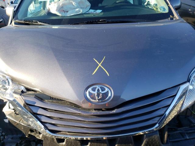 Photo 6 VIN: 5TDKZ3DC8HS821599 - TOYOTA SIENNA LE 