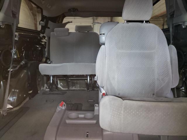 Photo 9 VIN: 5TDKZ3DC8HS848477 - TOYOTA SIENNA LE 