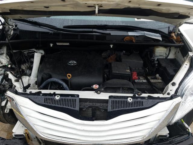 Photo 6 VIN: 5TDKZ3DC8HS854618 - TOYOTA SIENNA LE 