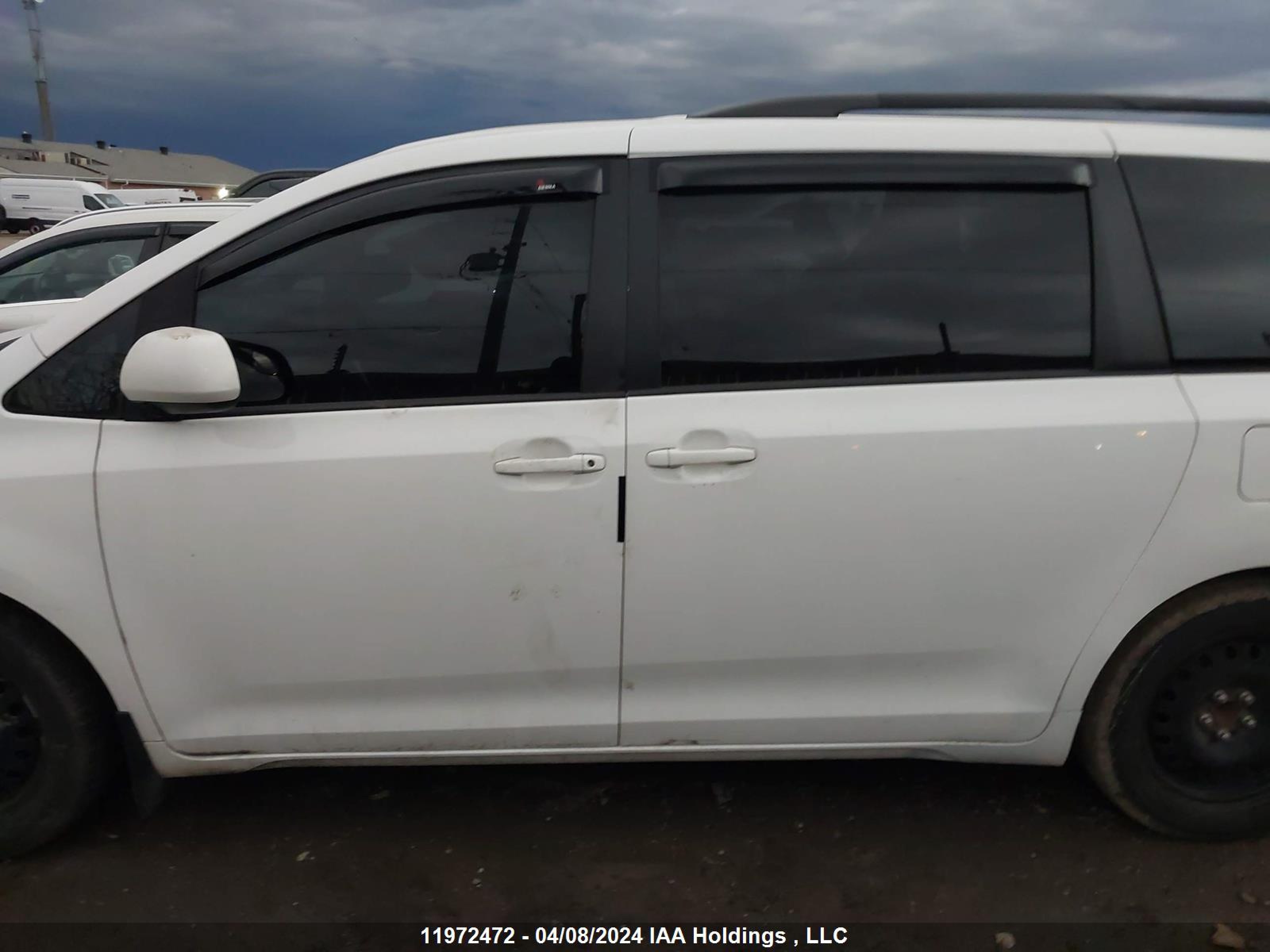 Photo 14 VIN: 5TDKZ3DC8HS859253 - TOYOTA SIENNA 