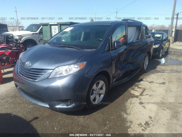 Photo 1 VIN: 5TDKZ3DC8HS864839 - TOYOTA SIENNA 