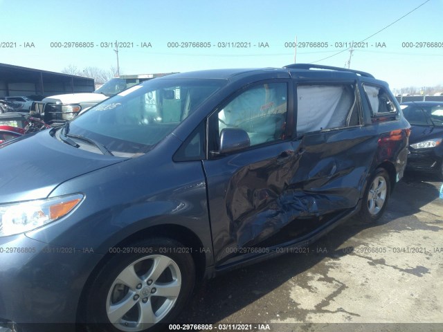 Photo 5 VIN: 5TDKZ3DC8HS864839 - TOYOTA SIENNA 