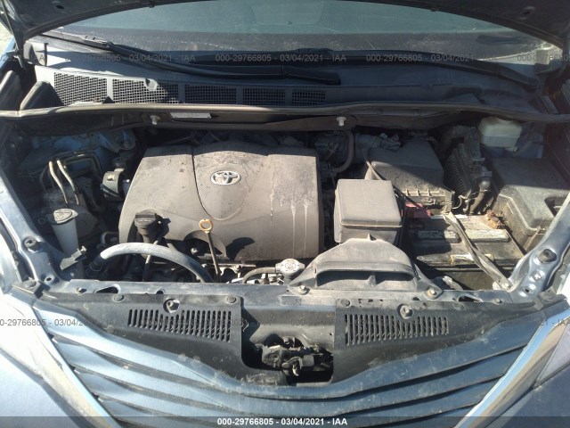 Photo 9 VIN: 5TDKZ3DC8HS864839 - TOYOTA SIENNA 