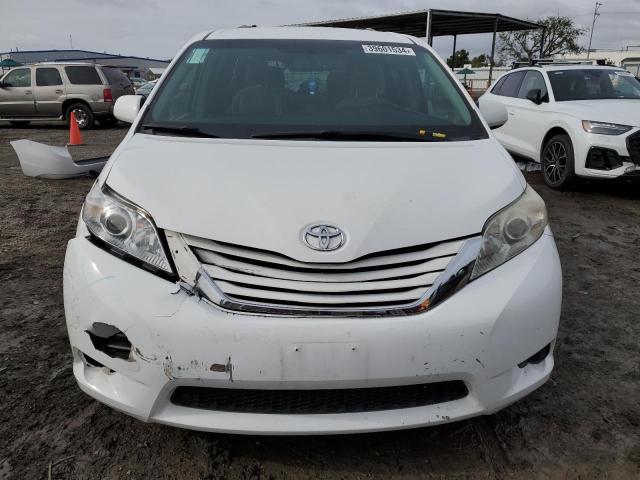 Photo 4 VIN: 5TDKZ3DC8HS879650 - TOYOTA SIENNA LE 